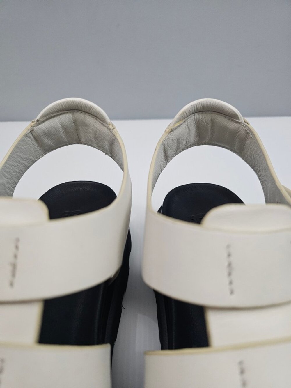 UGG Capitelle Fisherman Platform Sandal Womens 12 Ivory Cream Chunky Lug Sole - Picture 7 of 15